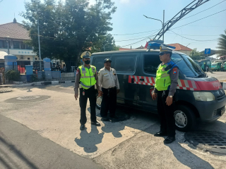 Polsek Semampir dan Dishub Gelar Patroli Harkamtibmas di Terminal Wisata Religi Sunan Ampel