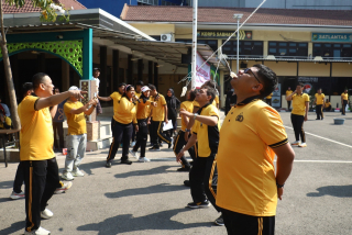 Semarak HUT ke-81 Kemerdekaan RI, Polres Tanjung Perak Gelar Olahraga dan Lomba Khas Agustusan