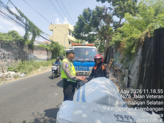 Satlantas Polres Pelabuhan Tanjung Perak Gencarkan Sosialisasi Tatap Muka untuk Tingkatkan Kesadaran Tertib Berlalu Lintas