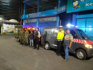 Personel Polsek Semampir Patroli Harkamtibmas di Jalan Tenggumung Wetan, Antisipasi Tawuran dan Balap Liar
