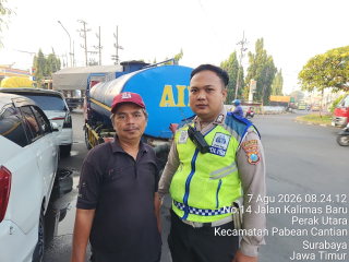 Satlantas Polres Pelabuhan Tanjung Perak Gencarkan Sosialisasi Tertib Berlalu Lintas kepada Masyarakat