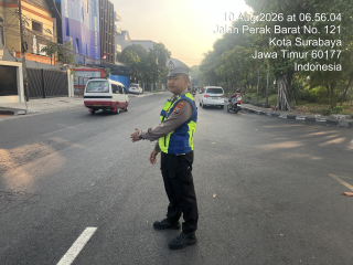 Satlantas Polres Pelabuhan Tanjung Perak Intensifkan Patroli dan Pengaturan Lalu Lintas, Antisipasi Pelanggaran serta Kemacetan