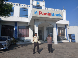 Patroli Dialogis di Bank Panin, Polsek Asemrowo Cegah Gangguan Kamtibmas