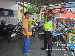 Satlantas Polres Pelabuhan Tanjung Perak Gencarkan Sosialisasi Tertib Berlalu Lintas kepada Masyarakat