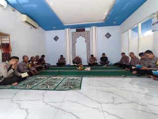 Polsek Pabean Cantikan Gelar Binrohtal Rutin, Perkuat Kerohanian dan Kebersamaan Personel