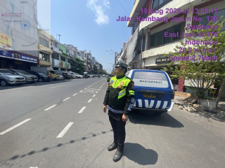 Patroli Lantas Polsek Pabean Cantikan Pantau Arus Lalu Lintas di Jalan Kembang Jepun