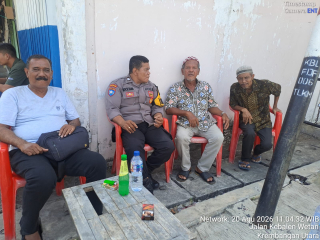 Bhabinkamtibmas Krembangan Utara Sambangi Warga, Ajak Bersama Jaga Harkamtibmas