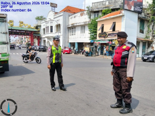 Polsek Pabean Cantikan Patroli di Jalan Kembang Jepun, Antisipasi 3C dan Pantau Arus Lalu Lintas