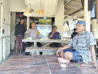 Bhabinkamtibmas Polsek Kenjeran Sambang Warga Bulak Banteng, Sampaikan Imbauan Antisipasi Pencurian