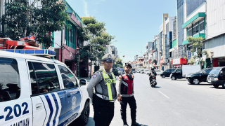 Polsek Pabean Cantikan Patroli Kamtibmas di Jalan Kembang Jepun, Antisipasi Kerawanan 3C