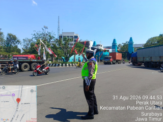 Satlantas Polres Pelabuhan Tanjung Perak Patroli dan Pantau Arus Lalu Lintas di Sejumlah Titik
