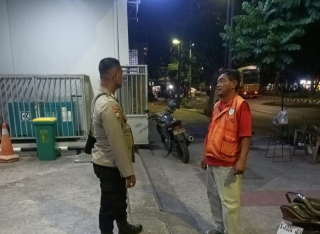 Polsek Krembangan Patroli Bank BRI Cabang Demak Antisipasi 3C dan Jaga Harkamtibmas