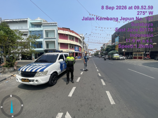 Polsek Pabean Cantikan Patroli Kamtibmas di Jalan Kembang Jepun, Pantau Kelancaran Lalu Lintas