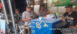 Bhabinkamtibmas Krembangan Utara Cangkrukan Bersama Ketua RT, Bahas Penguatan Keamanan Lingkungan