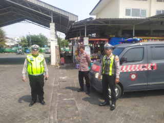 Polsek Semampir Patroli Harkamtibmas di Terminal Religi Ampel, Antisipasi 3C dan Parkir Liar