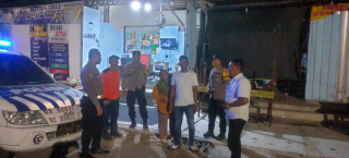 Polsek Kenjeran Patroli Blue Light di Jalan Kyai Tambak Deres, Antisipasi 3C, Balap Liar dan Tawuran