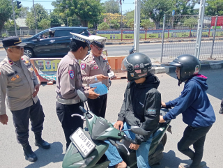 Polres Pelabuhan Tanjung Perak Gelar Pemeriksaan Kendaraan di Pos Suramadu, Antisipasi 3C