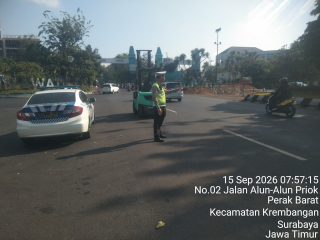 Satlantas Polres Pelabuhan Tanjung Perak Rutin Patroli dan Atur Arus Lalu Lintas, Antisipasi Pelanggaran