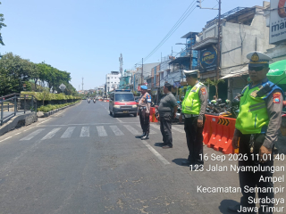 Polsek Semampir Patroli Harkamtibmas di Pintu Masuk Religi Sunan Ampel, Antisipasi 3C