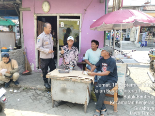 Bhabinkamtibmas Bulak Banteng Sambang Warga, Sampaikan Pesan Kamtibmas dan Antisipasi Narkoba