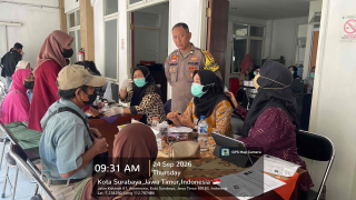 Bhabinkamtibmas Genting Kalianak Dampingi Skrining Sistematis Tuberkulosis Bersama Nakes Puskesmas Asemrowo