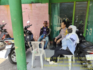 Bhabinkamtibmas Sidotopo Wetan Sambang Warga Platuk Donomulyo, Sampaikan Pesan Antisipasi Curanmor