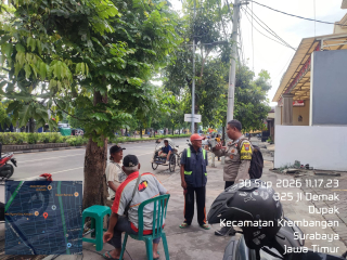 Bhabinkamtibmas Dupak Sambangi Petugas Rusun di Jalan Demak, Sampaikan Pesan Kamtibmas