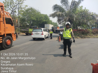 Satlantas Polres Tanjung Perak Intensifkan Patroli dan Pengaturan Arus Lalu Lintas