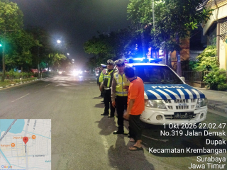Polsek Krembangan Patroli Depan Masjid Nurul Fattah, Antisipasi Balap Liar dan Tawuran