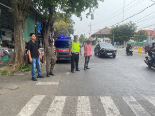 Polsek Semampir Patroli Kamtibmas di Kawasan SWK Ampel, Antisipasi 3C