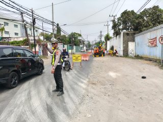 Satlantas Polres Tanjung Perak Intensifkan Patroli dan Pengaturan Lalu Lintas di Sejumlah Titik