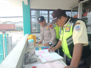 Polsek Asemrowo Patroli Objek Vital Gudang PLN Tambak Langon, Antisipasi 3C