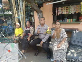 Bhabinkamtibmas Sidotopo Sambang Warga di Jalan Kunti, Sosialisasikan Bahaya Narkoba