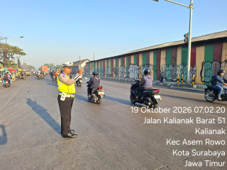 Satlantas Polres Pelabuhan Tanjung Perak Tindak Pelanggaran Rambu Larangan di Kalianak dan Karang Tembok