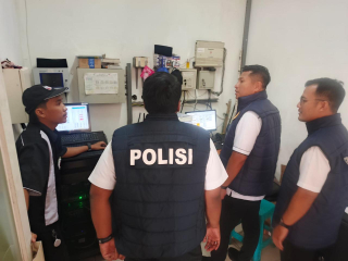 Satreskrim Polres Pelabuhan Tanjung Perak Pantau Pendistribusian BBM di Sejumlah SPBU, Pastikan Berjalan Lancar.