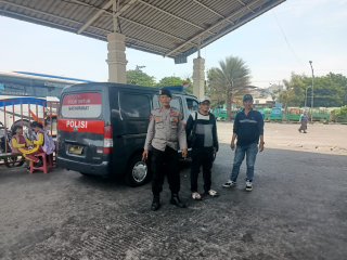 Polsek Semampir Gelar Patroli Kamtibmas di Terminal Bus Wisata Religi Ampel