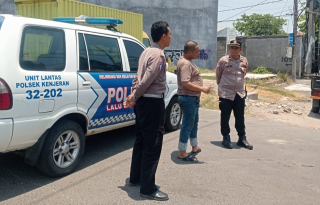 Pawas Polsek Kenjeran Bersama Piket Fungsi Patroli JLLT Nambangan, Antisipasi 3C