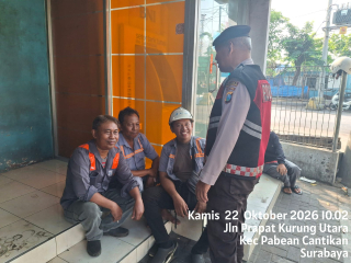 Sat Samapta Polres Pelabuhan Tanjung Perak Gelar Patroli Dialogis di Jalan Prapat Kurung Utara
