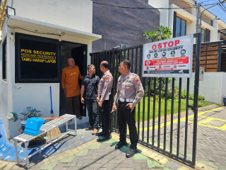 Polsek Kenjeran Patroli Perumahan Kencana Resident 3, Antisipasi Curanmor