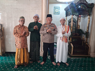 Polsek Pabean Cantikan Gelar Patroli Dialogis, Sampaikan Imbauan Kamtibmas kepada Masyarakat