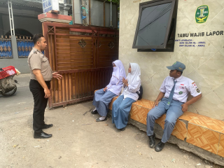 Bhabinkamtibmas Wonokusumo Gelar Polisi Peduli Pendidikan di SMK Islam Al-Amal