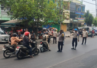 Polsek Kenjeran Bersama UPT PPD Surabaya Timur Gelar Operasi Pajak Kendaraan Bermotor