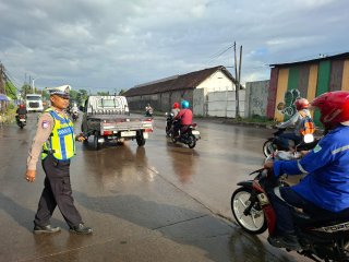 Satlantas Polres Pelabuhan Tanjung Perak Tertibkan Pelanggaran Rambu Larangan dalam Ops Patuh Semeru 2026