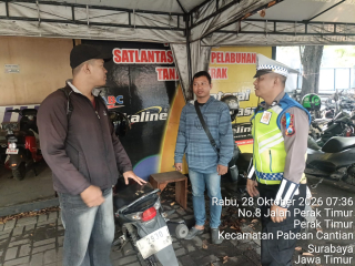Satlantas Polres Tanjung Perak Gencarkan Sosialisasi Tertib Berlalu Lintas kepada Masyarakat