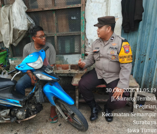 Bhabinkamtibmas Pegirian Sambangi Warga, Sampaikan Imbauan Waspada Curanmor