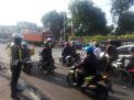 Polsek Semampir Atur Lalu Lintas Pagi Cegah Kemacetan