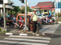 Cegah Kemacetan, Polsek Krembangan Atur Lalu Lintas Pagi di Depan Hotel Antariksa