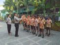 Panit Binmas Polsek Asemrowo Beri Arahan Ke Anak-anak Pramuka