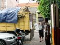 Babinkamtibmas Dupak Lakukan Pengawalan Distribusi Logistik