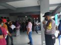 Polsek Semampir Kawal Pembagian BLT di Terminal Wisata Religi Ampel